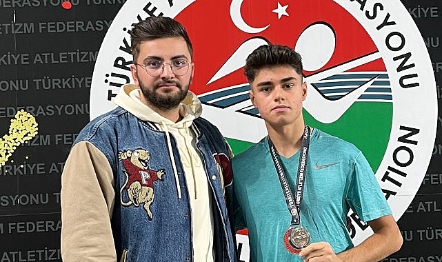 Nevşehir Belediyesi Gençlik ve Spor Kulübü sporcusu Batuhan Ergöz,  U18 Türkiye