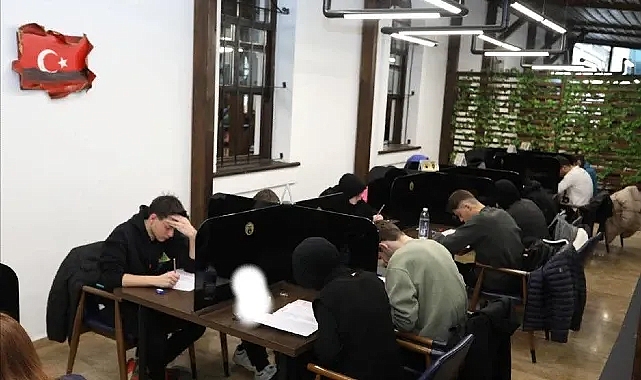 İnegöl Belediyesi’nin Nöbetçi Kitaphanelerde belirli aralıklarla gerçekleştirdiği sınav simülasyonları kapsamında