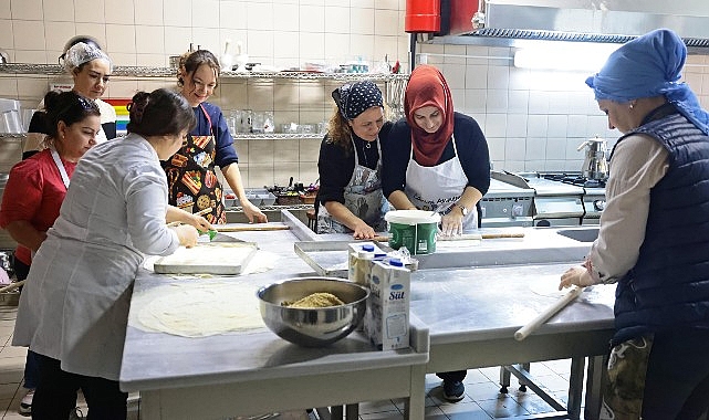 Çankaya Belediyesinin en çok ilgi gören kurslarından "Pastacı Çırağı" eğitimleri devam ediyor.