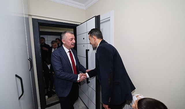 Pandemi döneminde vefakarca çalışan sağlık çalışanları için Büyükşehir tarafından yapılan