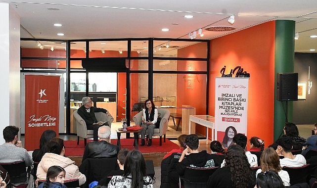 Küçükçekmece Belediyesi, moderatörlüğünü yazar Metin Celal’in yaptığı İmzalı Kitaplar Müzesi