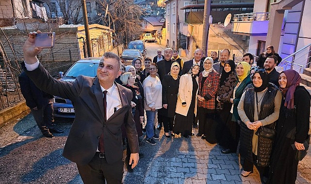 AK Parti Kocaeli Milletvekili Radiye Sezer Katırcıoğlu ile birlikte ev
