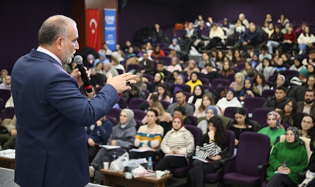 Vatandaşlar tarafından ‘eğitim dostu belediye’ unvanıyla adlandırılan Canik Belediyesi’nden öğrenciler