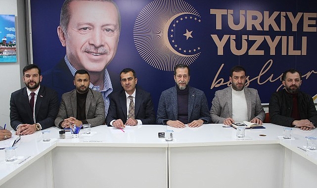 Meclis üyesi adayları ile buluşan Cumhur İttifakı Derince Belediye Başkan