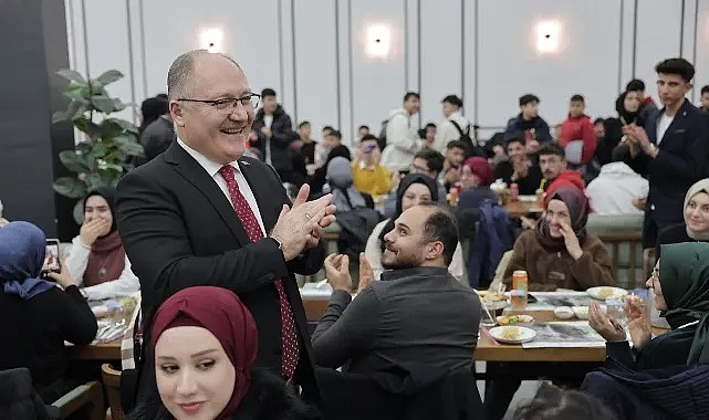 Programda Başkan Bilgin’e AK Parti Gençlik Kolları Başkanı Fatih Sakarya,