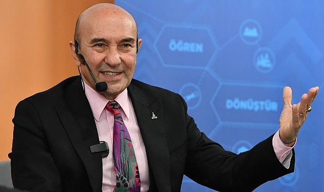 İzmir Büyükşehir Belediye Başkanı Tunç Soyer, Ekonomi Üniversitesi'nde düzenlenen Kampüs