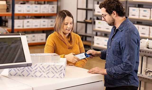 Visa, dünya çapında 50 milyon KOBİ'yi dijitalleştirme hedefini aşarak, sunduğu