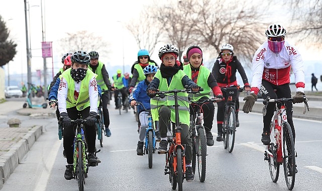 Yeşilay Spor Kulübü, Türkiye genelinde düzenlediği turlarla bisiklet sevgisini yaymayı