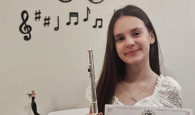 Lüleburgaz Belediyesi Çoksesli Çocuk Korosu üyesi Zeynep Ece Kaplan, İngiltere’de