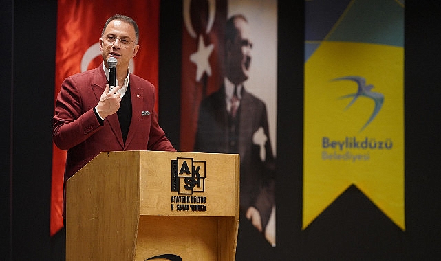 Geleceğe sahip çıkalım, hep birlikte sandığa giderek demokrasimizi büyütelim” diyen