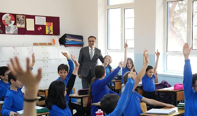 Bir dizi ziyaret gerçekleştirmek üzere Bergama'da bulunan İzmir İl Milli