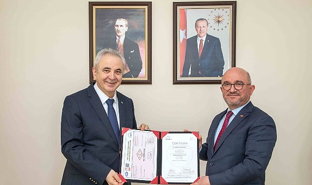 Geleceğe yönelik sürdürülebilir enerji politikaları benimseyen ve enerji yönetimi alanında