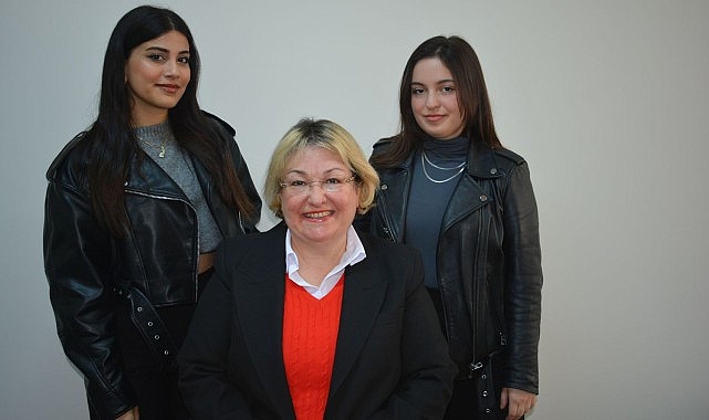 Ege Üniversitesi Halkla İlişkiler ve Tanıtım Bölümü öğretim üyesi Doç.