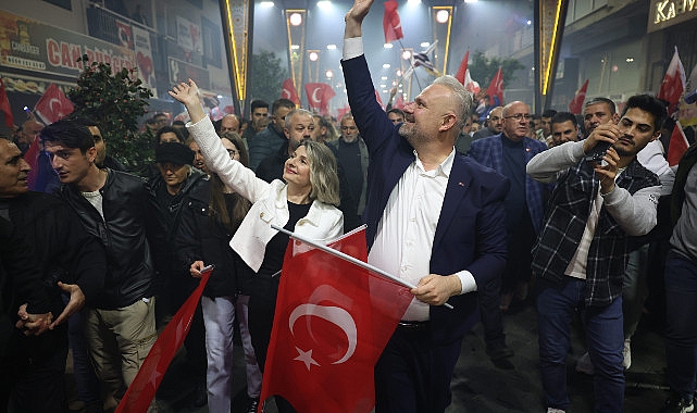 Menemen Belediye Başkanı Aydın Pehlivan, seçime günler kala ilçe merkezinde