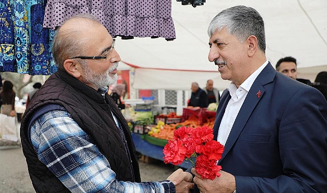 Seçim çalışmalarını çarşı-pazar dolaşıp, esnaf ve vatandaşlarla bir araya gelerek