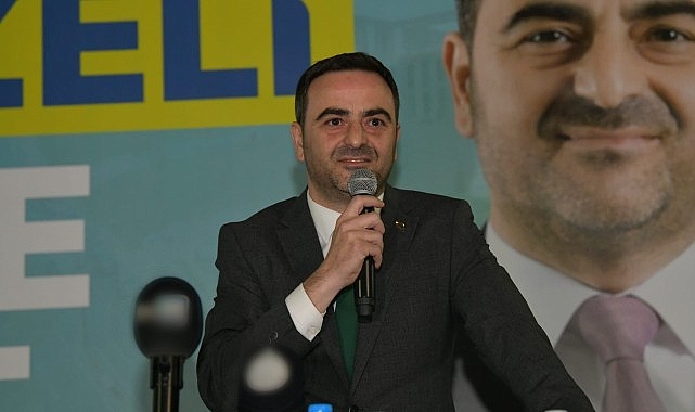 Başiskele Belediye Başkanı M.Yasin Özlü, Barbaros Mahallesi Semt Meydanı'nda büyük