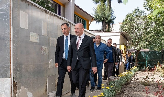 İzmir Büyükşehir Belediye Başkanı Tunç Soyer, Bornova Çamdibi Mahallesi’ndeki Mediha