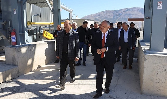 Başkan Esat Öztürk, Yahyalı merkezi ve kırsal mahallelerdeki yollardaki sorunları