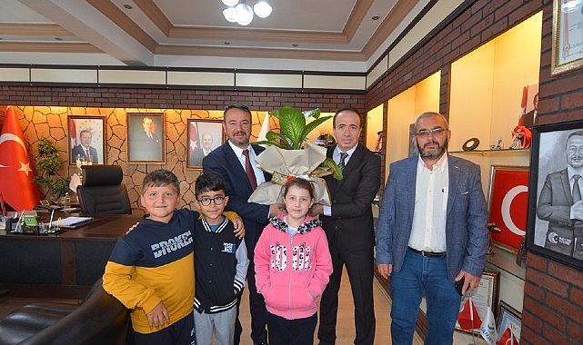 Belediye Başkanımız Adnan Öztaş’a hayırlı ve uğurlu olsun dileklerinde bulunan