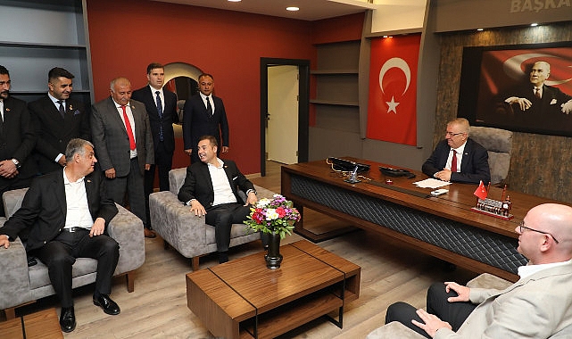 Balıkesir Büyükşehir Belediye Başkanı Ahmet Akın, yerel seçimlerin ardından Edremit