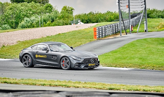 Continental’in sunduğu SportContact 7 yaz lastiği, Auto Bild Sportscars dergisi