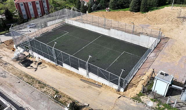 Gençlere daha sağlıklı ortamda spor yapma imkânı sunan Büyükşehir, İzmit