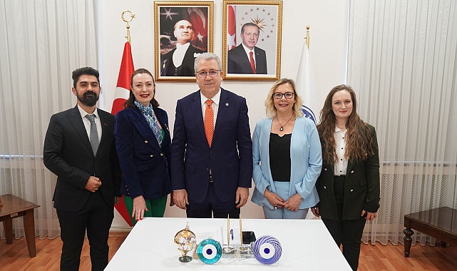 Ege Üniversitesi Rektörü Prof. Dr. Necdet Budak, Doç. Dr. Şeyda