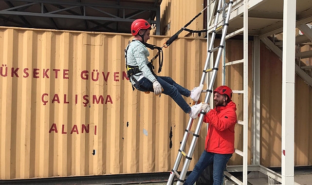 Kocaeli İtfaiyesi, Sakarya Orman İşletme Müdürlüğü’ne bağlı personele eğitim verdi