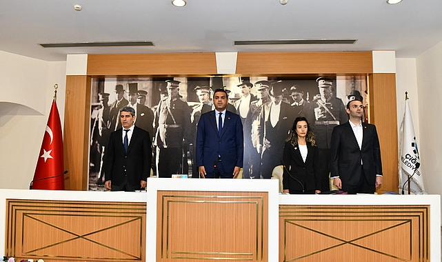 Çiğli Belediyesi’nin yeni dönem ilk meclis toplantısı; Belediye Başkanı Onur