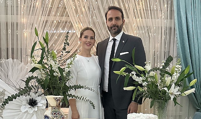 Televizyon ekranlarının sevilen ismi sunucu ve oyuncu Derya Taşbaşı nişanlandı.