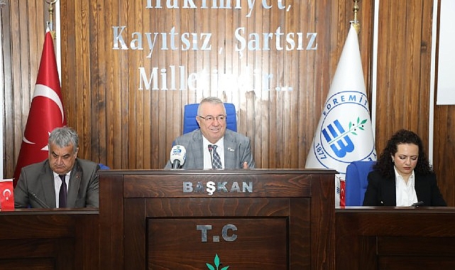 Edremit Belediye Başkanı Mehmet Ertaş, Turizm Haftası dolayısıyla ilçede faaliyet