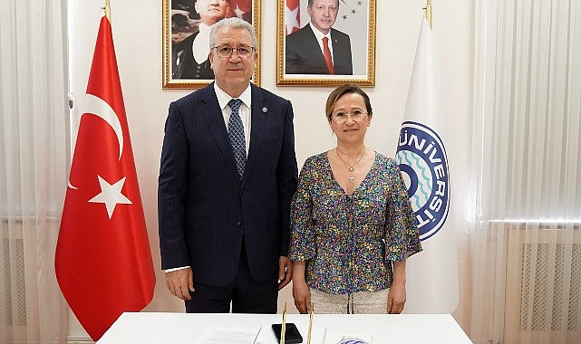Prof. Dr. Nazan Tuna Oran’ı makamında ağırlayan Ege Üniversitesi Rektörü