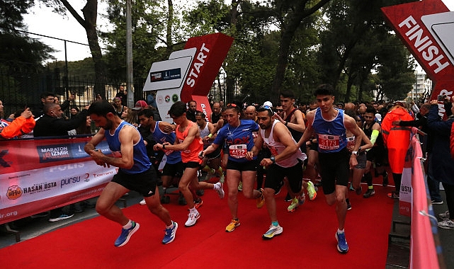 İzmir Büyükşehir Belediyesi’nin bu yıl beşincisini düzenlediği Maratonİzmir Avek, 21