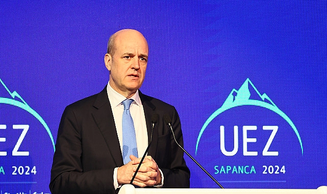 UEZ Sapanca 2024’ün ikinci gününde açılış konuşmasını gerçekleştiren Eski İsveç