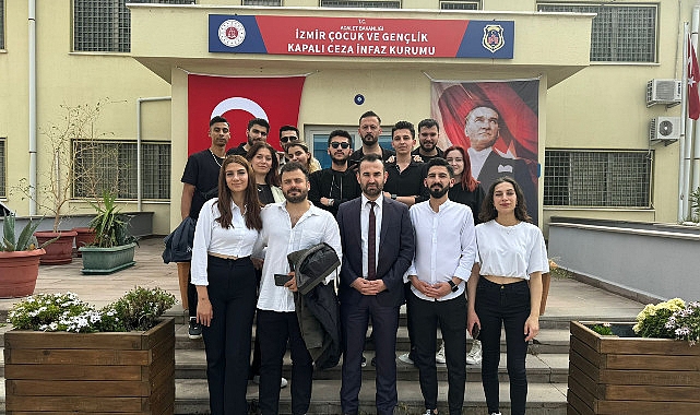 Ege Üniversitesi Devlet Türk Musikisi Konservatuvarı öğrencileri, 23 Nisan Ulusal
