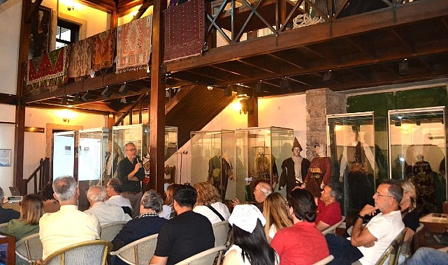 Ege Üniversitesi (EÜ) Etnografya Müzesinde, “Müze Söyleşileri” kapsamında “Çalgı Koleksiyonculuğu,