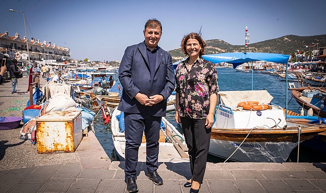 İzmir Büyükşehir Belediye Başkanı Dr. Cemil Tugay, güne Foça'da başladı.