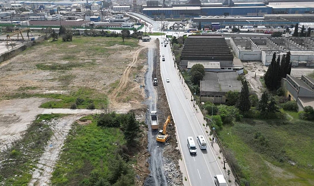 Büyükşehir ekipleri, Feniş Kavşağı’ndan Gebze Beylikbağı istikametine uzanan Ankara Caddesi’nde
