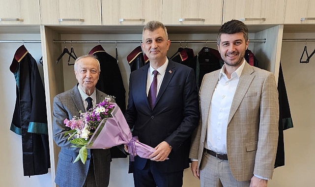 Gölcük Belediye Başkanı Ali Yıldırım Sezer, 5 Nisan Avukatlar Günü
