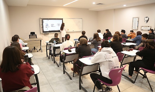İBB Ders Atölyelerinde bu yıl, bin 615 öğrenci eğitim alabilecek.
