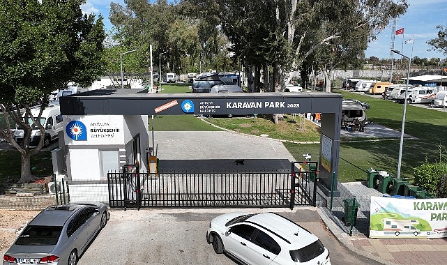 Antalya Büyükşehir Belediyesi'nin Konyaaltı'nda hizmete açtığı Karavan Park'ta havaların ısınmasıyla