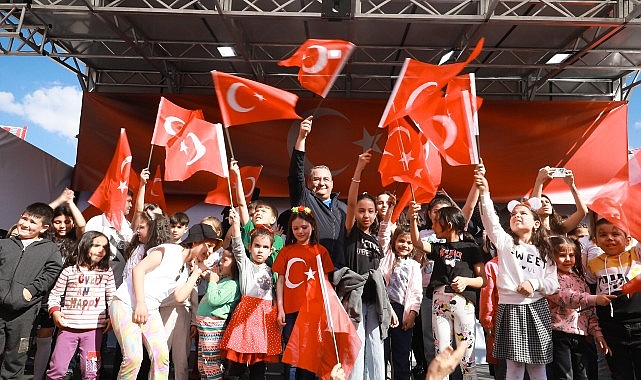 Türkiye Cumhuriyeti’nin kurucusu Gazi Mustafa Kemal Atatürk’ün çocuklara armağan ettiği