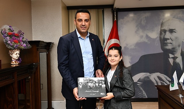 Çiğli Belediye Başkanı Onur Emrah Yıldız, 23 Nisan Ulusal Egemenlik