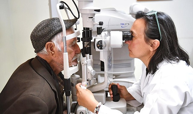 Ramazan Bayramı’nda ilçe turu yapan İzmir Büyükşehir Belediye Başkanı Dr.