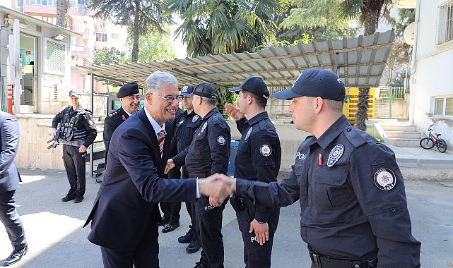 Ramazan Bayramı dolayısıyla Kamu kurum ve kuruluşlarındaki görevliler, siyasi parti