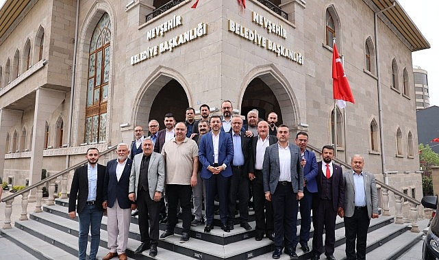 Belediye Başkanı Rasim Arı, Nevşehir Muhtarlar Derneği Başkanı Hüseyin Altınışık