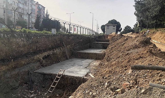Büyükşehir, Gölcük Donanma Mahallesi’nde D-130 Karayolu üzerinde Sezai Karakoç yaya