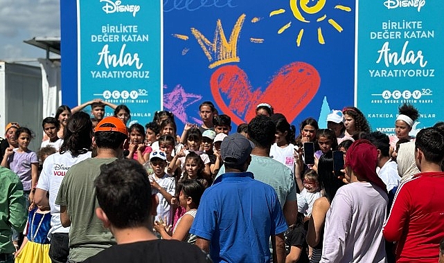 Disney Türkiye gönüllerinin de yer aldığı AÇEV’in Hatay Defne Çocuk