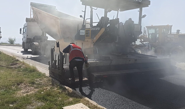 Büyükşehir tarafından İzmit Ayazma Mahallesi Üniversite Caddesi’nde parke yaya kaldırım