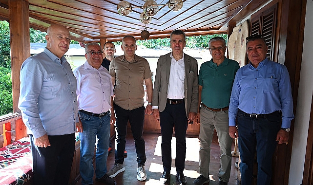 Antalya Vali Yardımcısı Yalçın Sezgin, Kemer Belediye Başkanı Necati Topaloğlu'nun